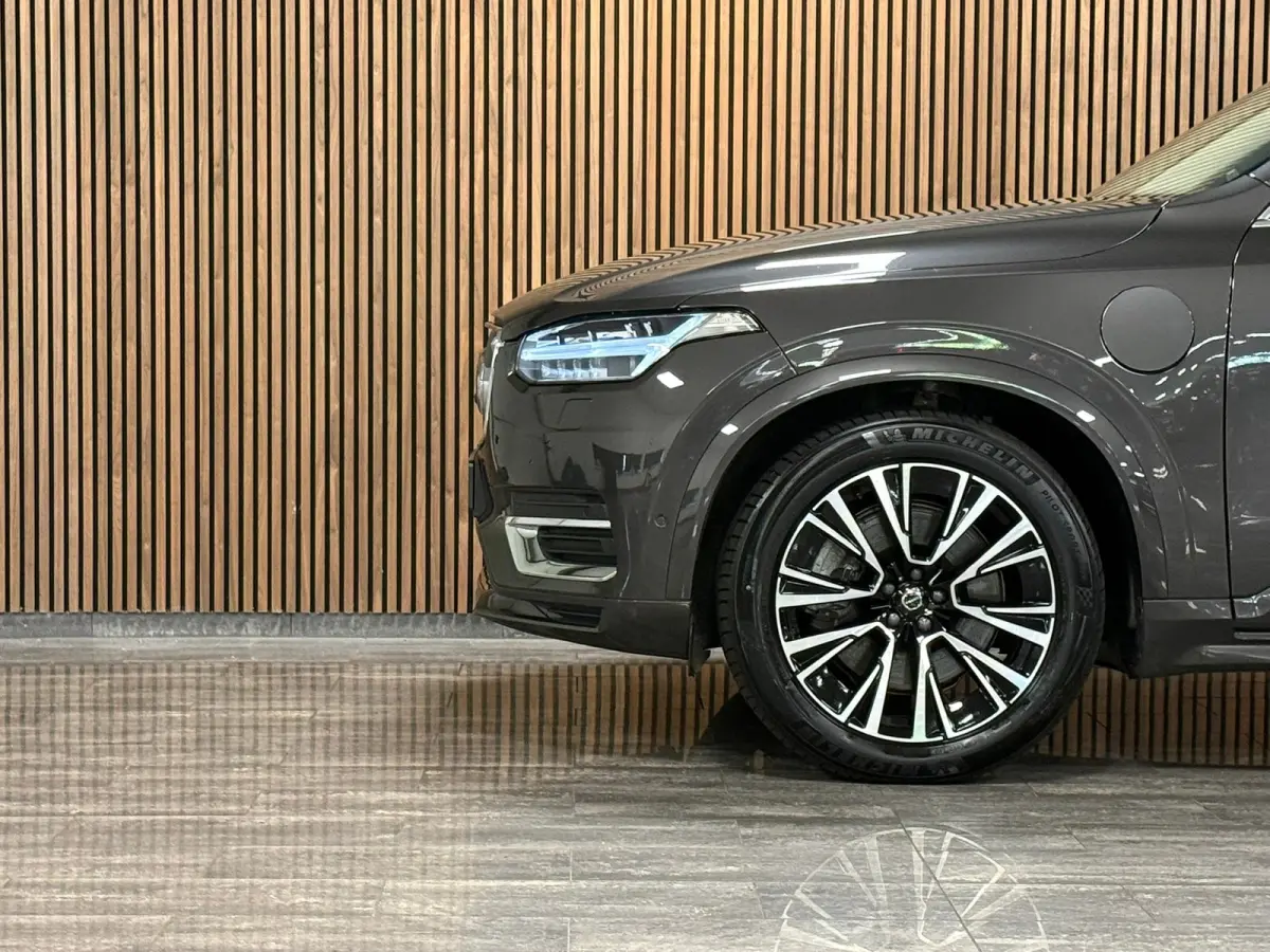 T8 AWD Recharge Plus Bright | Luchtvering | Trekhaak | 360 Camera | Harman Kardon | 455pk | Adaptieve Cruise Control | Stoelverwarming voor+achter | Stuurwielverwarming | Schuifdak | Full LE