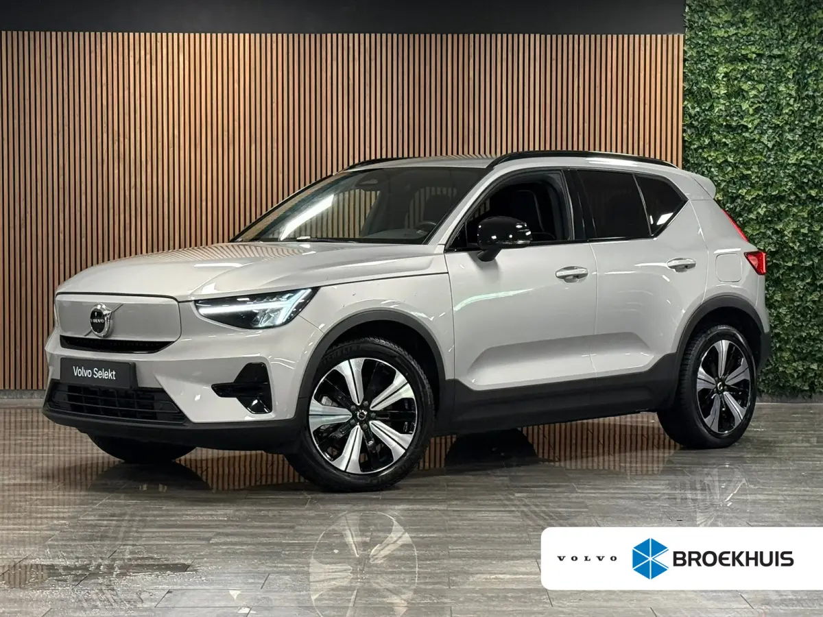Plus 70 kWh | 96% SoH | All-season banden | Adaptieve Cruise Control | Stoel en Stuurwielverwarming | Parkeercamera | BLIS Blind Spot Information System | Pilot Assist | 19 Inch | R-Design m