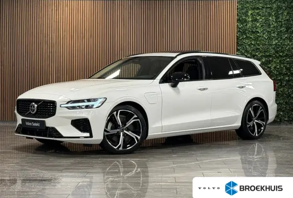 T8 AWD Recharge Ultra Dark | Trekhaak | 360 Camera | Schuifdak | 455pk | Crystal White | Head-Up Display | Harman Kardon | Adaptieve Cruise Control | Stoelverwarming voor+achter | Stuurwielv