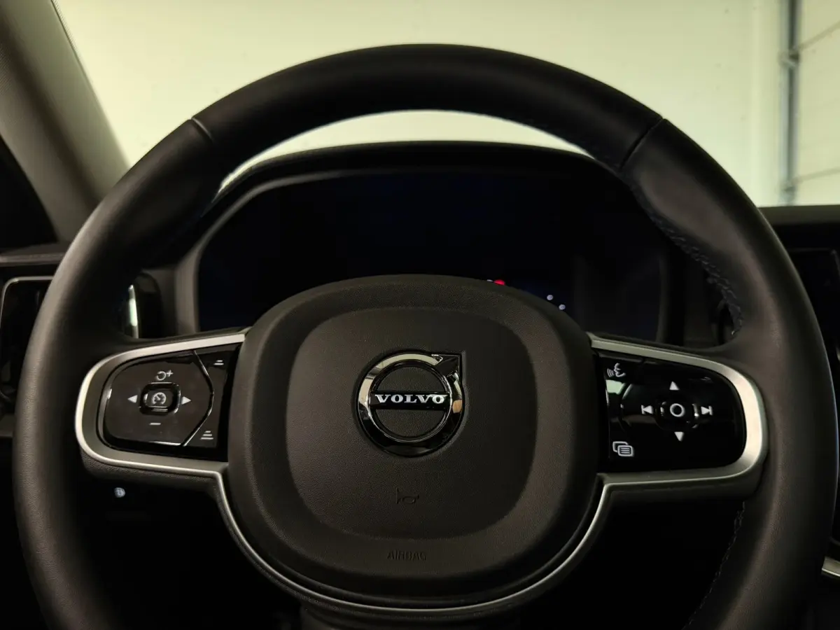 T8 AWD Recharge Ultra Dark | Trekhaak | 360 Camera | Schuifdak | 455pk | Crystal White | Head-Up Display | Harman Kardon | Adaptieve Cruise Control | Stoelverwarming voor+achter | Stuurwielv