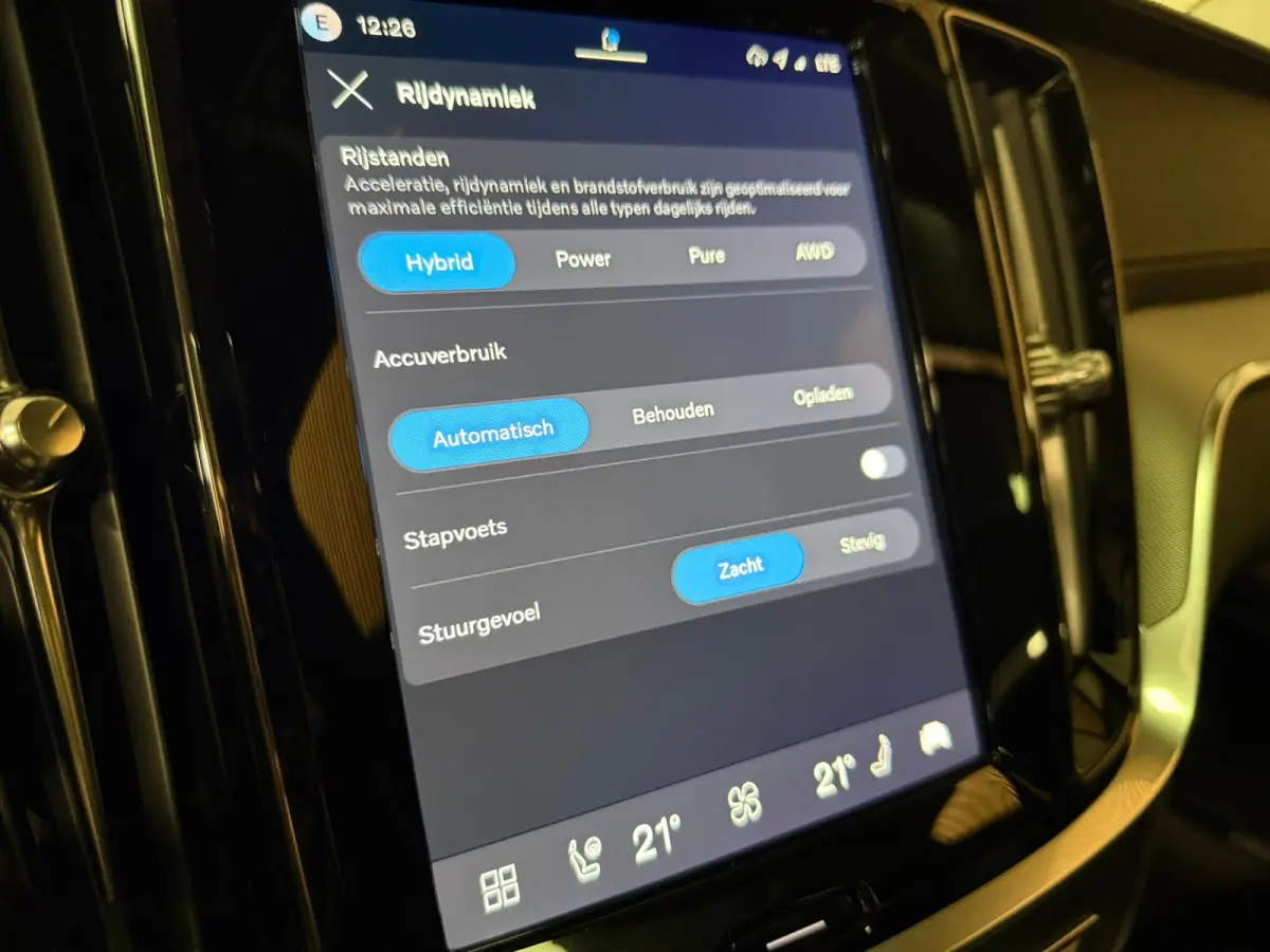 T8 AWD Recharge Ultra Dark | Trekhaak | 360 Camera | Schuifdak | 455pk | Crystal White | Head-Up Display | Harman Kardon | Adaptieve Cruise Control | Stoelverwarming voor+achter | Stuurwielv