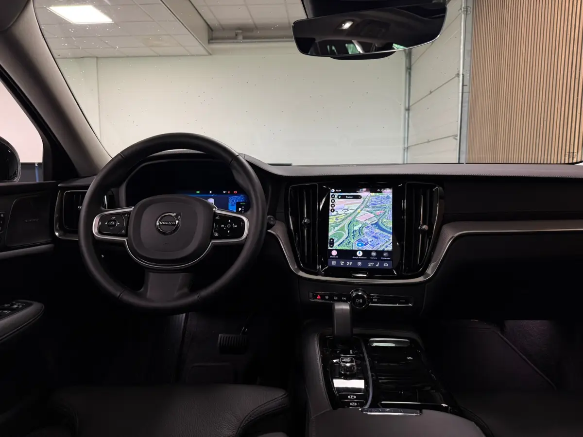 T8 AWD Recharge Ultra Dark | Trekhaak | 360 Camera | Schuifdak | 455pk | Crystal White | Head-Up Display | Harman Kardon | Adaptieve Cruise Control | Stoelverwarming voor+achter | Stuurwielv