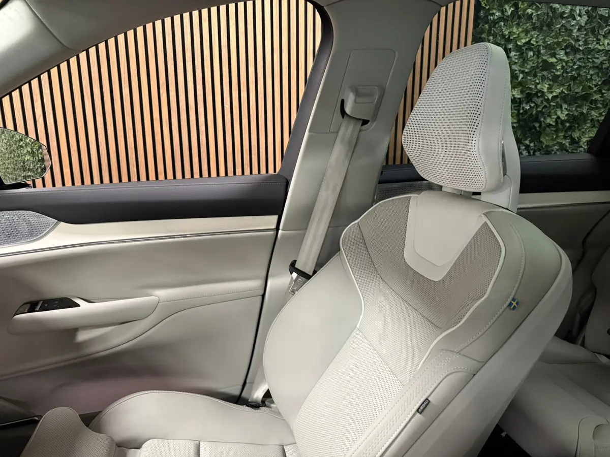 Twin Motor Performance Ultra 7p. 111 kWh | Full Option! | Bowers & Wilkins | Luchtvering | Trekhaak | 360° 3D Camera | Stoelmassage | Head-Up Display | 22 Inch | 517pk | Stoelventilatie | A