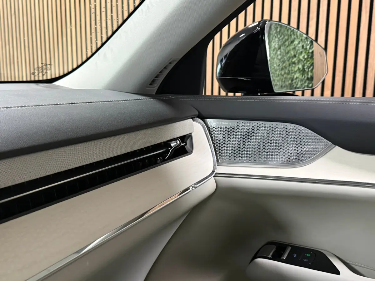 Twin Motor Performance Ultra 7p. 111 kWh | Full Option! | Bowers & Wilkins | Luchtvering | Trekhaak | 360° 3D Camera | Stoelmassage | Head-Up Display | 22 Inch | 517pk | Stoelventilatie | A
