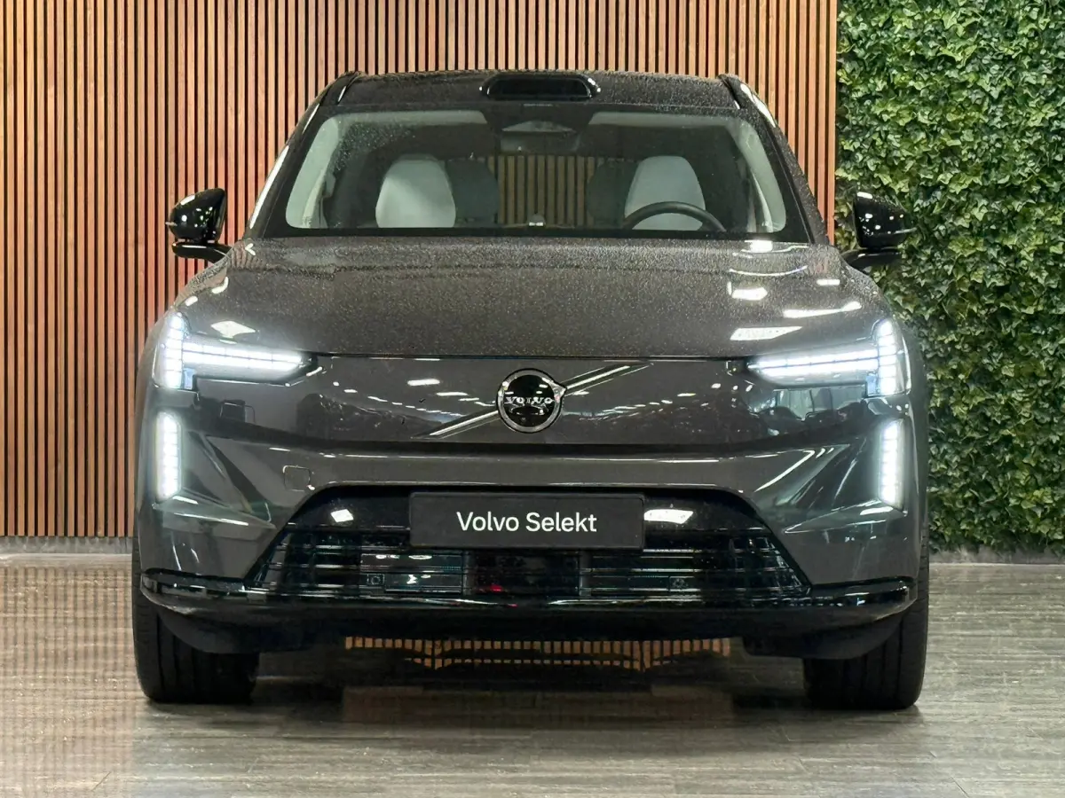 Twin Motor Performance Ultra 7p. 111 kWh | Full Option! | Bowers & Wilkins | Luchtvering | Trekhaak | 360° 3D Camera | Stoelmassage | Head-Up Display | 22 Inch | 517pk | Stoelventilatie | A