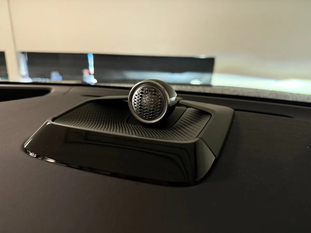 Twin Motor Performance Ultra 7p. 111 kWh | Full Option! | Bowers & Wilkins | Luchtvering | Trekhaak | 360° 3D Camera | Stoelmassage | Head-Up Display | 22 Inch | 517pk | Stoelventilatie | A