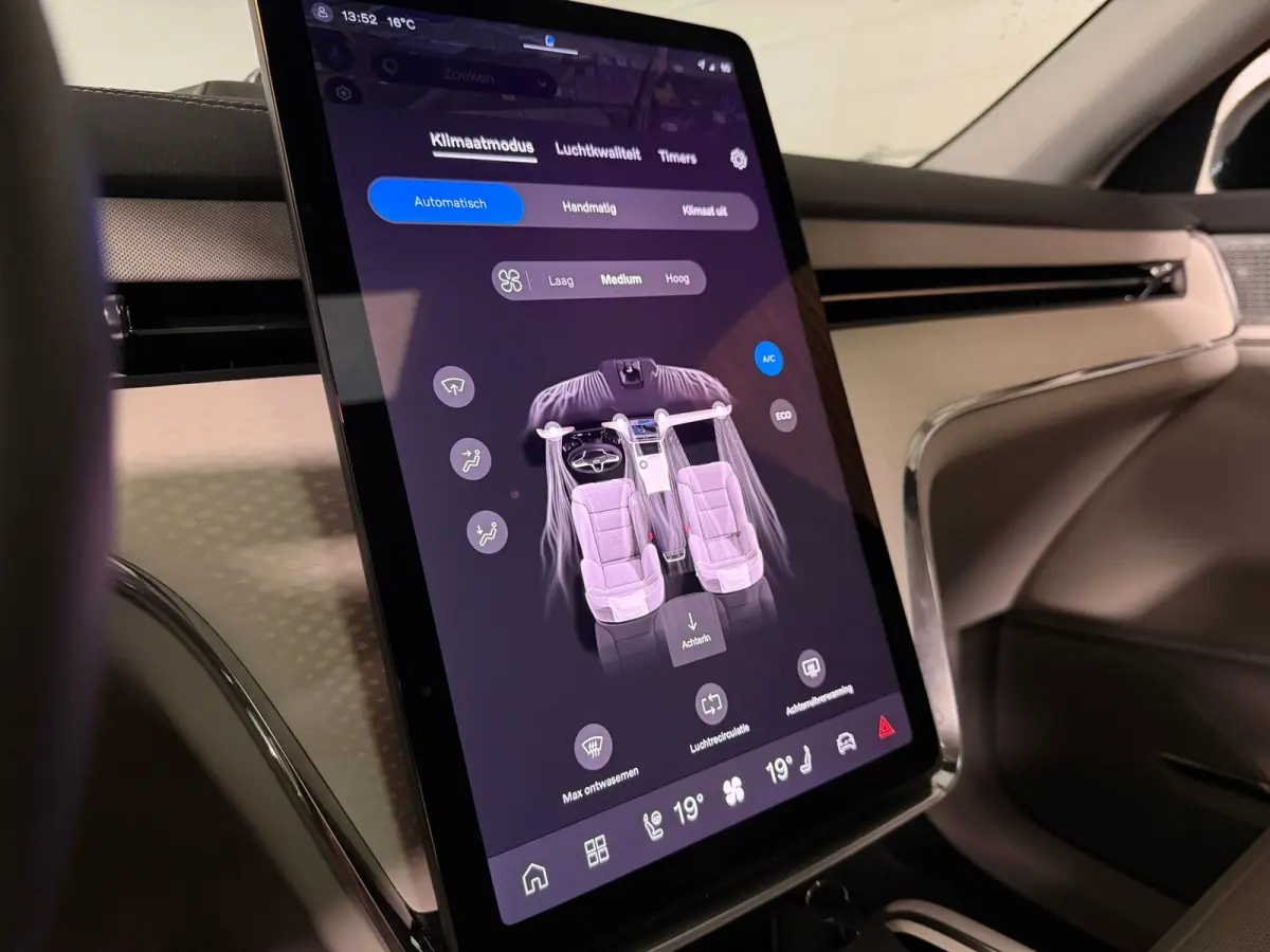 Twin Motor Performance Ultra 7p. 111 kWh | Full Option! | Bowers & Wilkins | Luchtvering | Trekhaak | 360° 3D Camera | Stoelmassage | Head-Up Display | 22 Inch | 517pk | Stoelventilatie | A