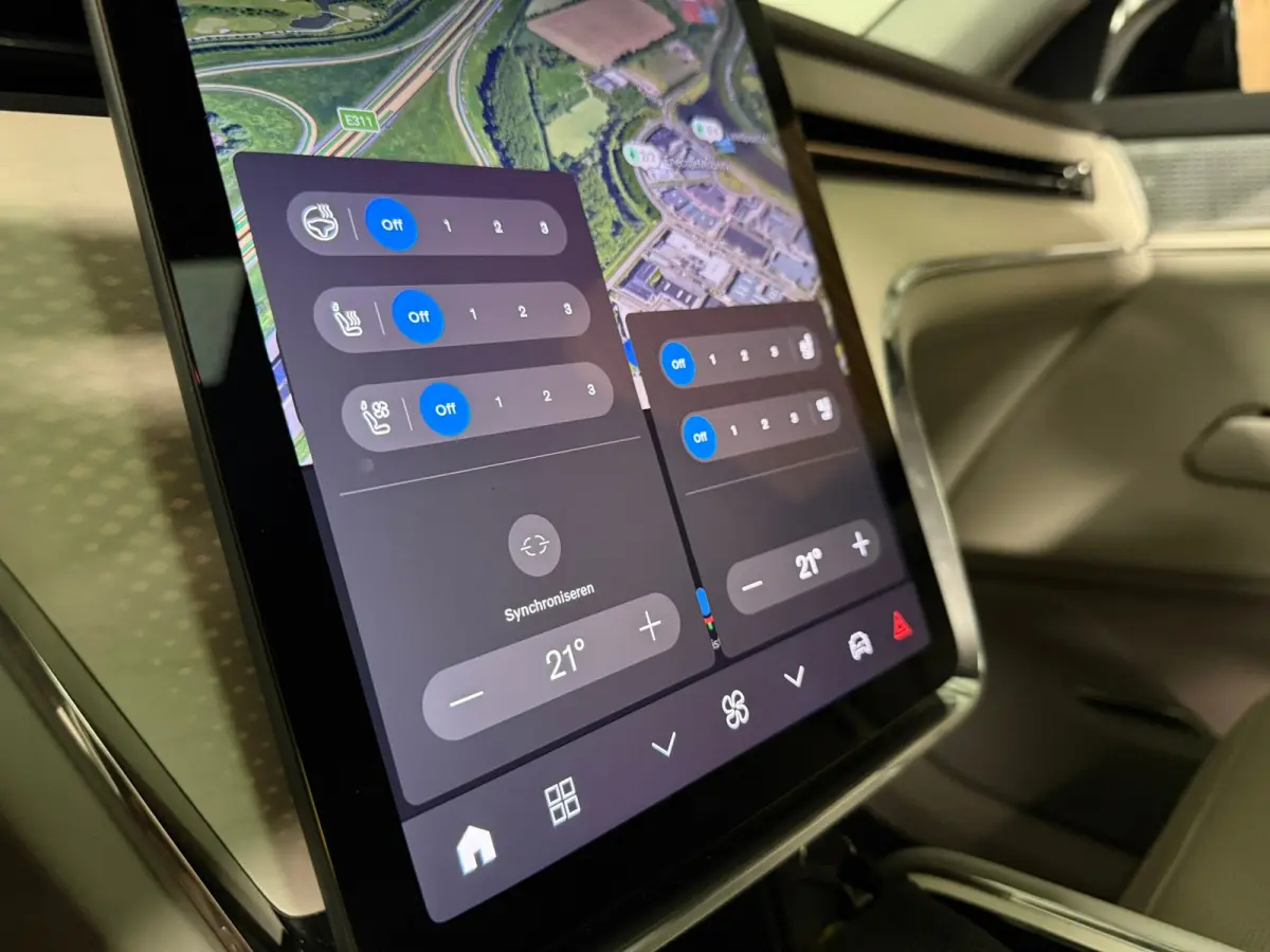 Twin Motor Performance Ultra 7p. 111 kWh | Full Option! | Bowers & Wilkins | Luchtvering | Trekhaak | 360° 3D Camera | Stoelmassage | Head-Up Display | 22 Inch | 517pk | Stoelventilatie | A