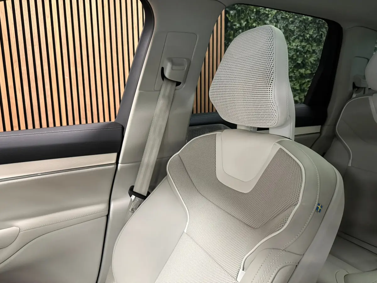 Twin Motor Performance Ultra 7p. 111 kWh | Full Option! | Bowers & Wilkins | Luchtvering | Trekhaak | 360° 3D Camera | Stoelmassage | Head-Up Display | 22 Inch | 517pk | Stoelventilatie | A
