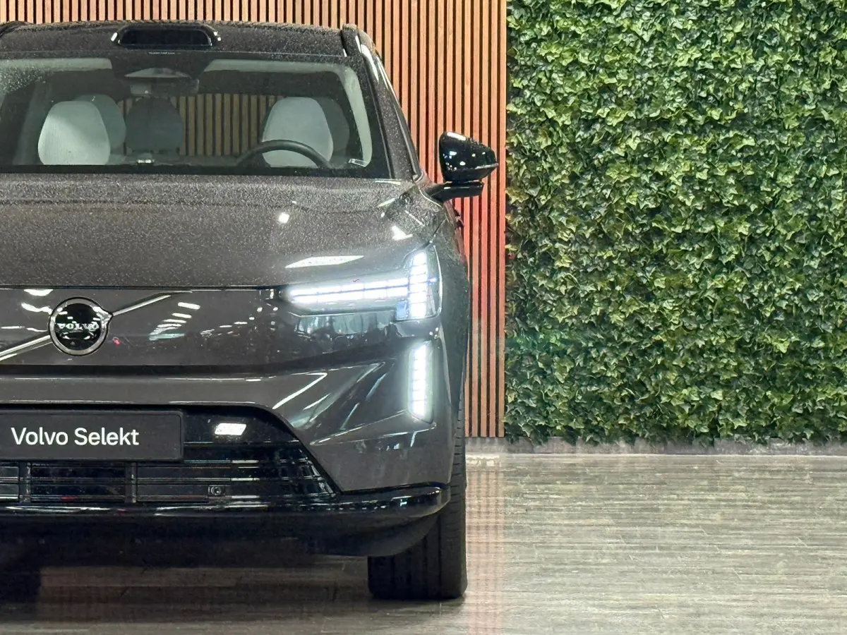 Twin Motor Performance Ultra 7p. 111 kWh | Full Option! | Bowers & Wilkins | Luchtvering | Trekhaak | 360° 3D Camera | Stoelmassage | Head-Up Display | 22 Inch | 517pk | Stoelventilatie | A