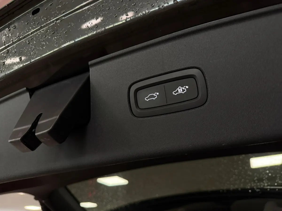 Twin Motor Performance Ultra 7p. 111 kWh | Full Option! | Bowers & Wilkins | Luchtvering | Trekhaak | 360° 3D Camera | Stoelmassage | Head-Up Display | 22 Inch | 517pk | Stoelventilatie | A