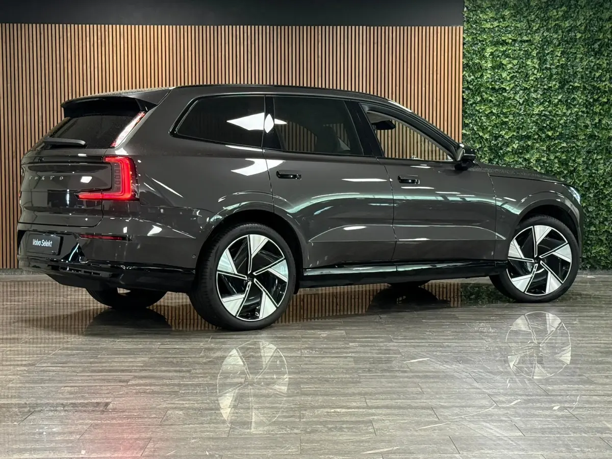 Twin Motor Performance Ultra 7p. 111 kWh | Full Option! | Bowers & Wilkins | Luchtvering | Trekhaak | 360° 3D Camera | Stoelmassage | Head-Up Display | 22 Inch | 517pk | Stoelventilatie | A