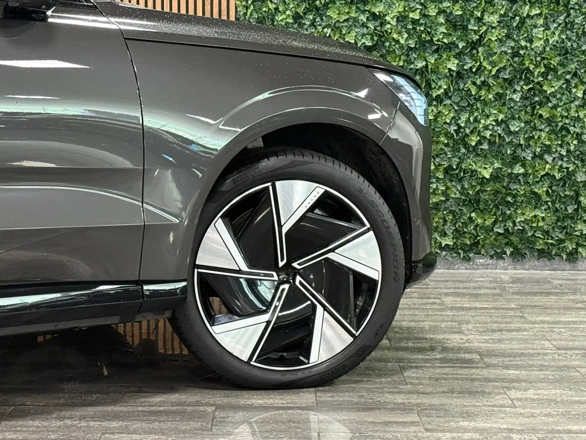 Twin Motor Performance Ultra 7p. 111 kWh | Full Option! | Bowers & Wilkins | Luchtvering | Trekhaak | 360° 3D Camera | Stoelmassage | Head-Up Display | 22 Inch | 517pk | Stoelventilatie | A