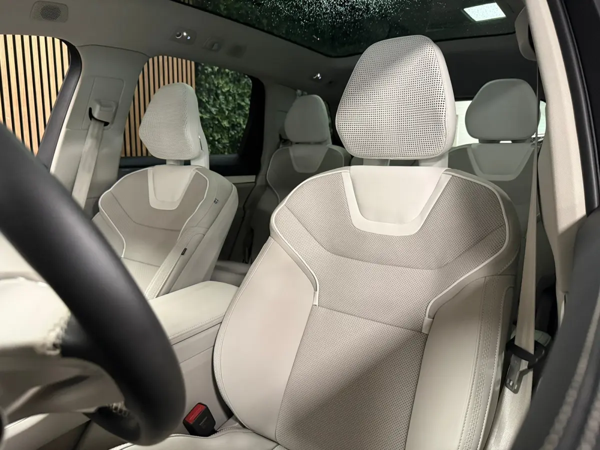 Twin Motor Performance Ultra 7p. 111 kWh | Full Option! | Bowers & Wilkins | Luchtvering | Trekhaak | 360° 3D Camera | Stoelmassage | Head-Up Display | 22 Inch | 517pk | Stoelventilatie | A