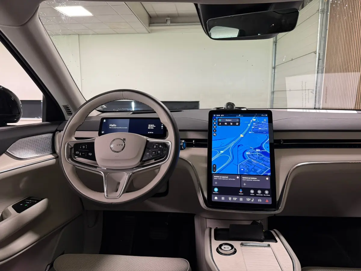Twin Motor Performance Ultra 7p. 111 kWh | Full Option! | Bowers & Wilkins | Luchtvering | Trekhaak | 360° 3D Camera | Stoelmassage | Head-Up Display | 22 Inch | 517pk | Stoelventilatie | A