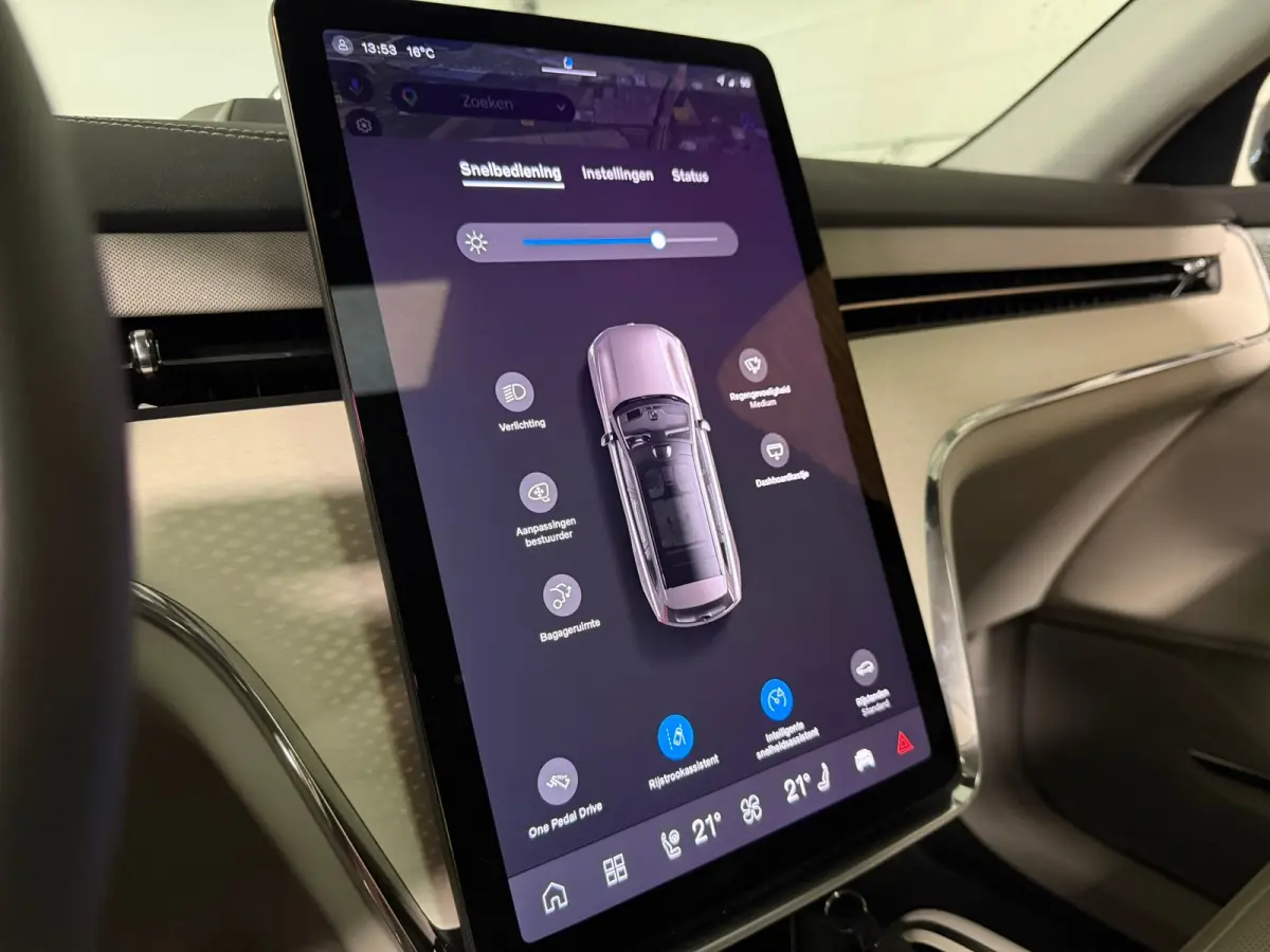 Twin Motor Performance Ultra 7p. 111 kWh | Full Option! | Bowers & Wilkins | Luchtvering | Trekhaak | 360° 3D Camera | Stoelmassage | Head-Up Display | 22 Inch | 517pk | Stoelventilatie | A