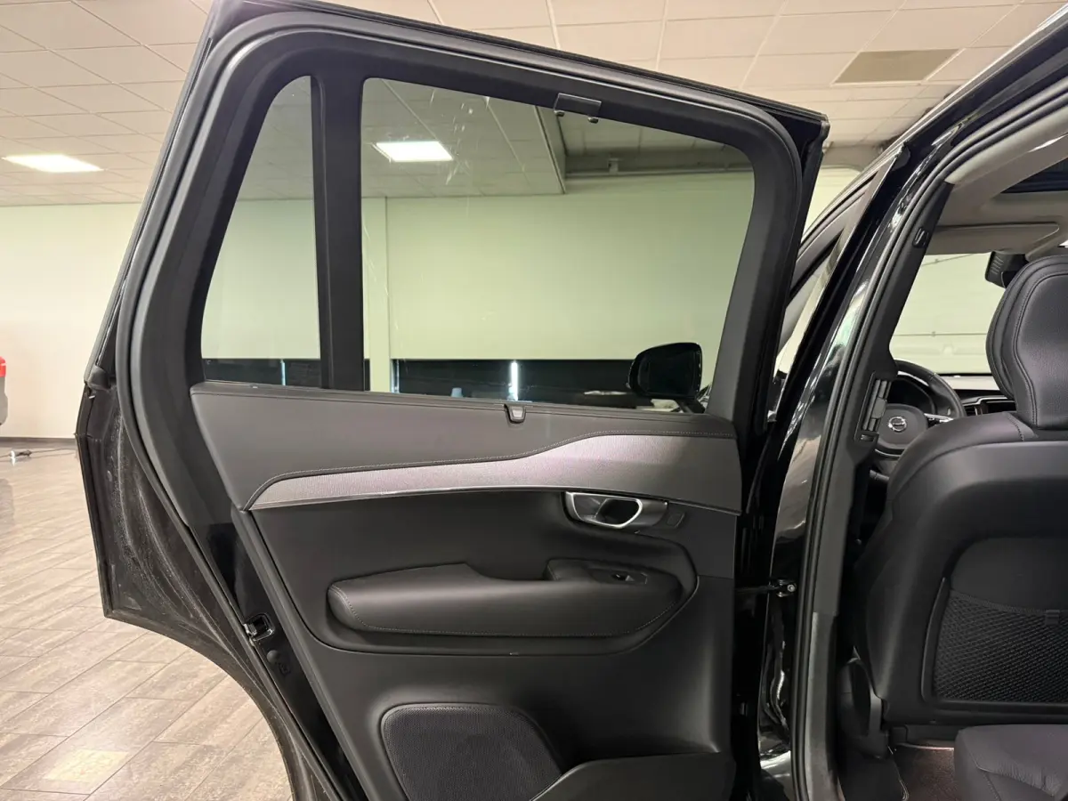 T8 AWD Recharge Plus Bright | Trekhaak | 360 Camera | Harman Kardon | 455pk | Adaptieve Cruise Control | Stoelverwarming voor+achter | Stuurwielverwarming | Schuifdak | Full LED Meesturende 