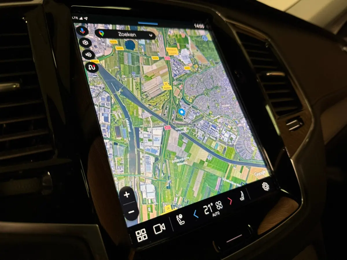 T8 AWD Recharge Plus Bright | Trekhaak | 360 Camera | Harman Kardon | 455pk | Adaptieve Cruise Control | Stoelverwarming voor+achter | Stuurwielverwarming | Schuifdak | Full LED Meesturende 