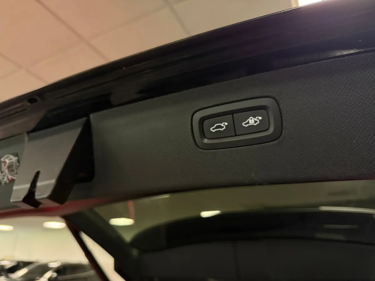 T8 AWD Recharge Plus Bright | Trekhaak | 360 Camera | Harman Kardon | 455pk | Adaptieve Cruise Control | Stoelverwarming voor+achter | Stuurwielverwarming | Schuifdak | Full LED Meesturende 