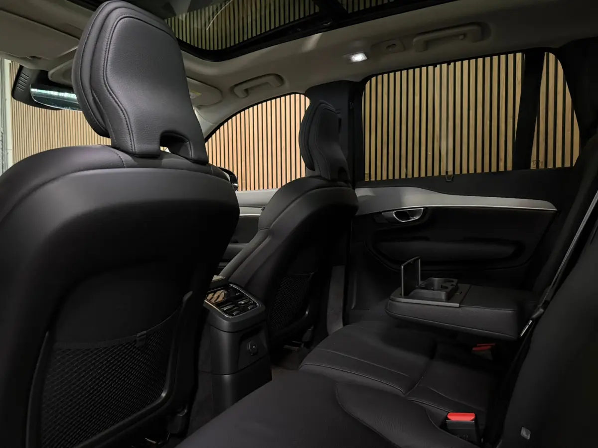 T8 AWD Recharge Plus Bright | Trekhaak | 360 Camera | Harman Kardon | 455pk | Adaptieve Cruise Control | Stoelverwarming voor+achter | Stuurwielverwarming | Schuifdak | Full LED Meesturende 