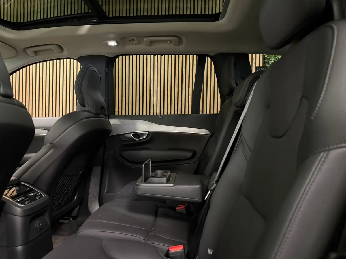 T8 AWD Recharge Plus Bright | Trekhaak | 360 Camera | Harman Kardon | 455pk | Adaptieve Cruise Control | Stoelverwarming voor+achter | Stuurwielverwarming | Schuifdak | Full LED Meesturende 
