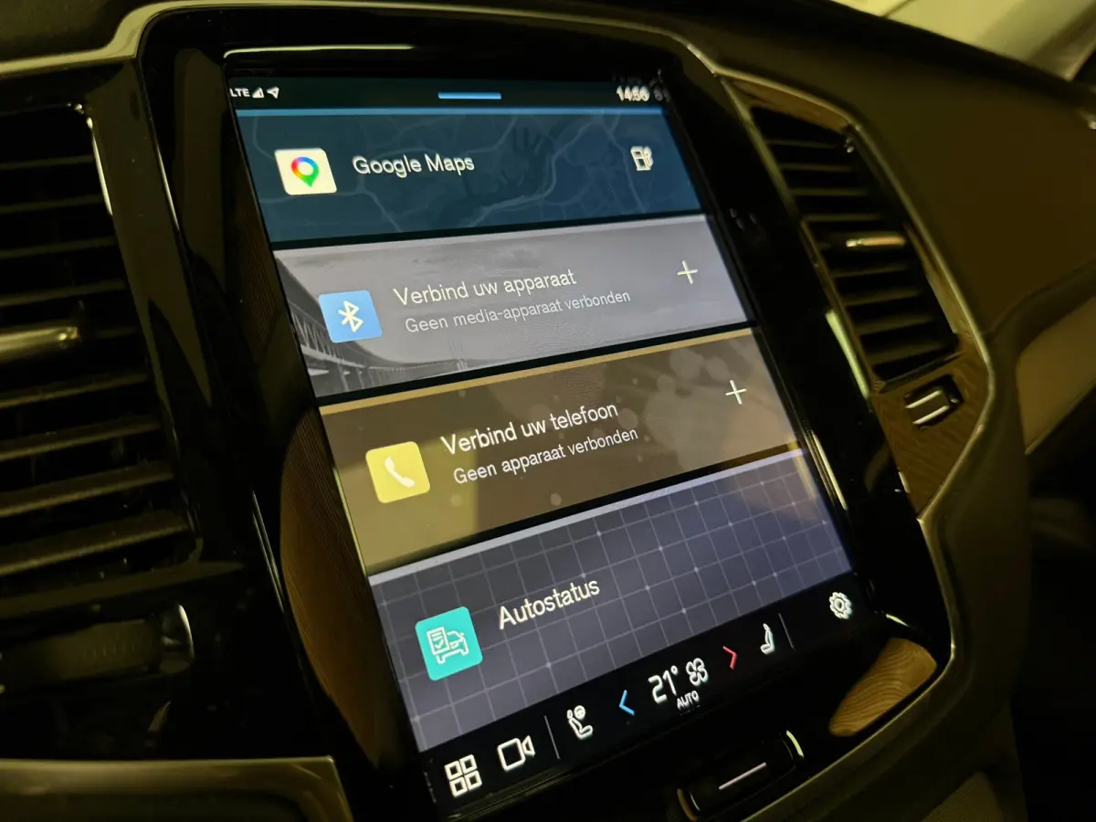 T8 AWD Recharge Plus Bright | Trekhaak | 360 Camera | Harman Kardon | 455pk | Adaptieve Cruise Control | Stoelverwarming voor+achter | Stuurwielverwarming | Schuifdak | Full LED Meesturende 