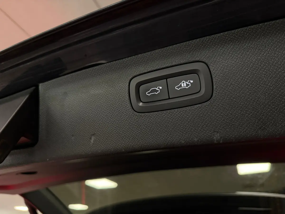 T8 AWD Recharge Plus Bright Long Range | Trekhaak | 360° Camera | Harman Kardon | 455pk | Adaptieve Cruise Control | Stoel en Stuurwielverwarming | Schuifdak | Full LED Meesturende koplampe