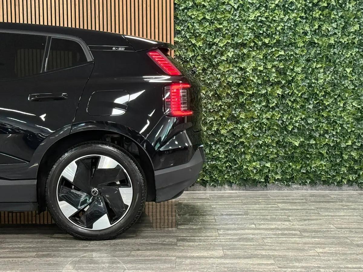 Single Motor Extended Range Plus 69 kWh | 96% SoH | Stoel en Stuurwielverwarming | Adaptieve Cruise Control | Harman Kardon | Parkeercamera | Pilot Assist | BLIS Dode Hoek Detectie  | 19 Inc