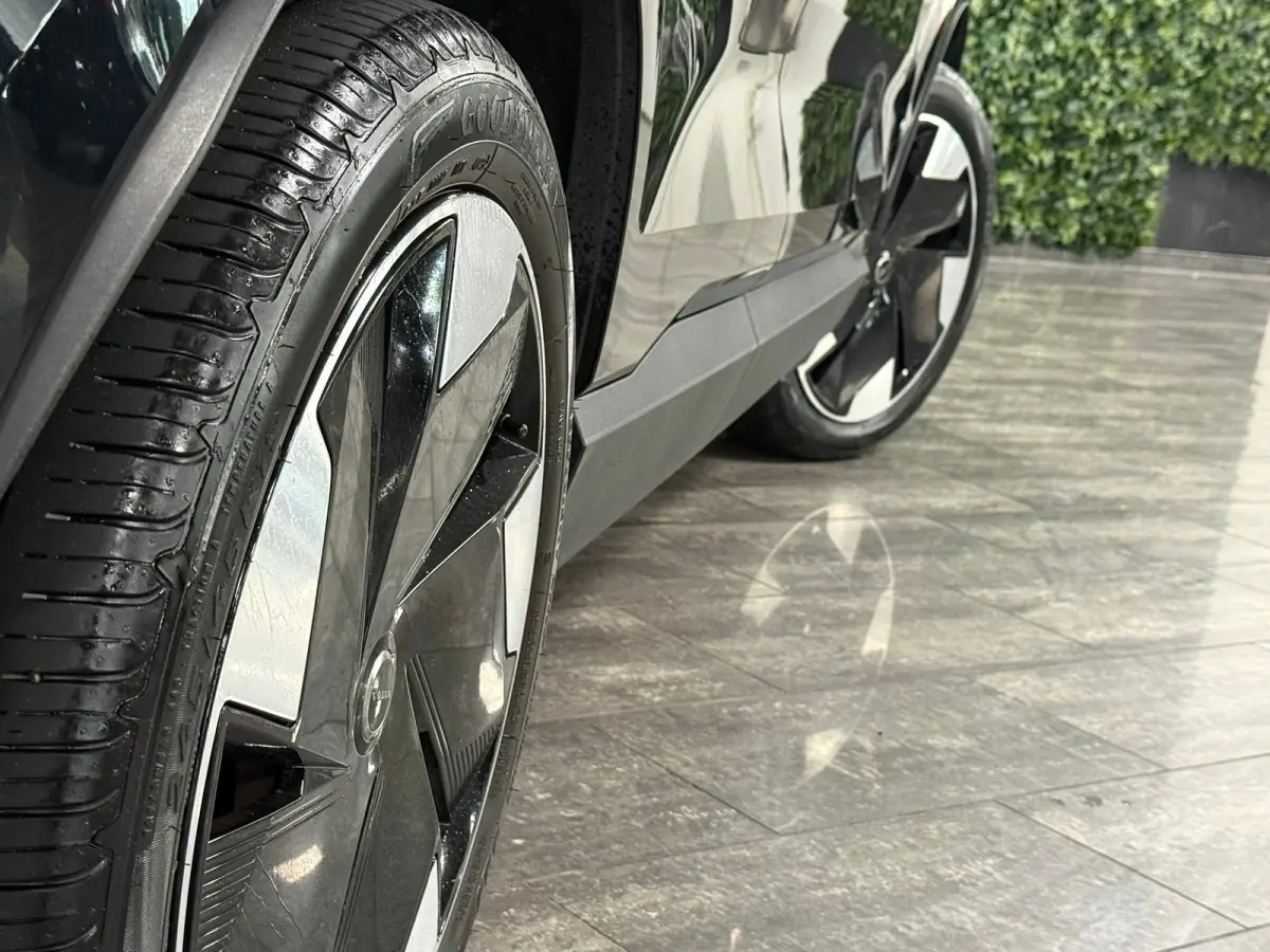 Single Motor Extended Range Plus 69 kWh | 96% SoH | Stoel en Stuurwielverwarming | Adaptieve Cruise Control | Harman Kardon | Parkeercamera | Pilot Assist | BLIS Dode Hoek Detectie  | 19 Inc