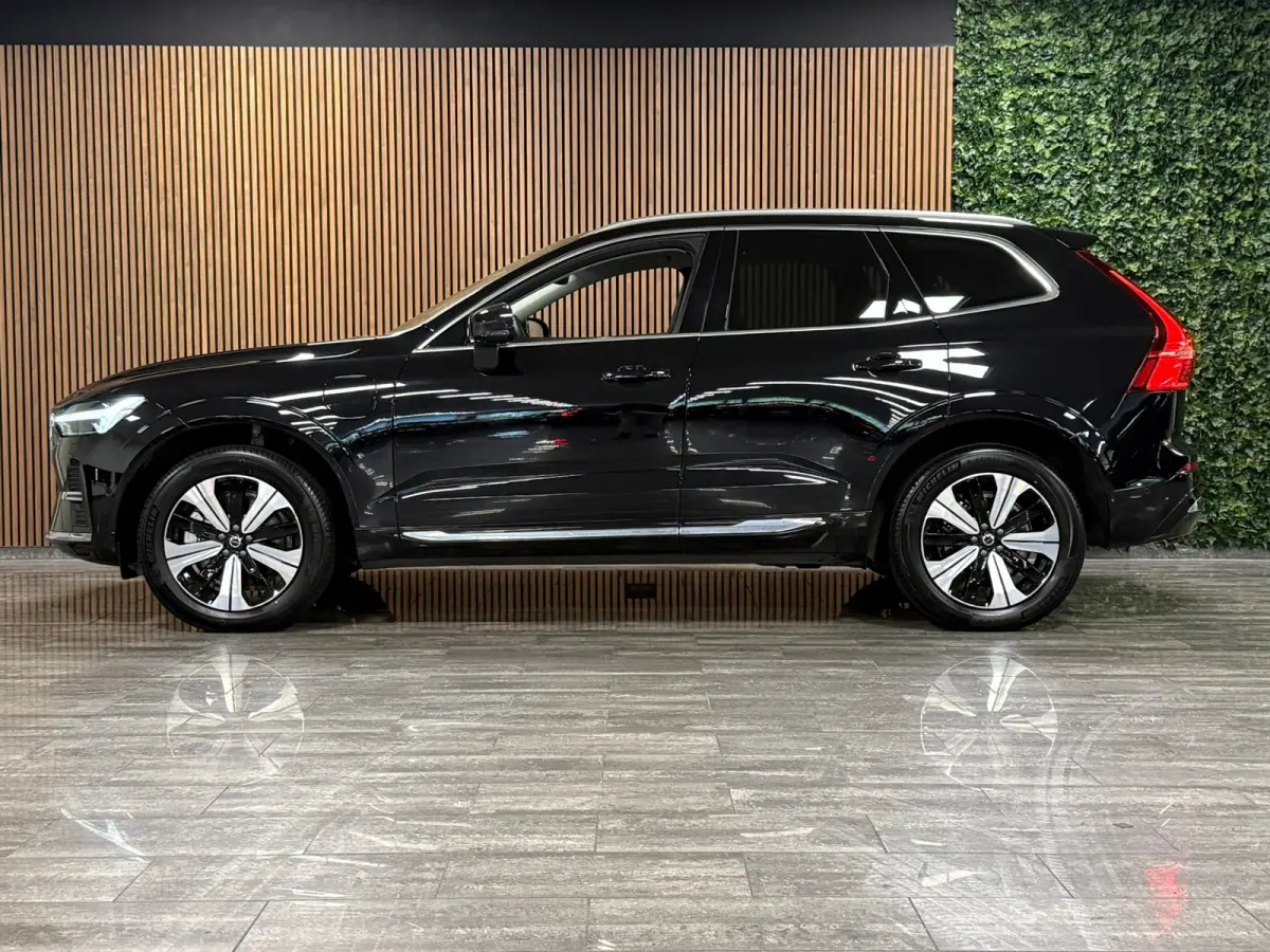 T6 AWD Recharge Plus Bright | Trekhaak | 360° Camera | Harman Kardon | Adaptieve Cruise Control | Stoelverwarming voor+achter | Stuurwielverwarming | Schuifdak | Full LED Meesturende koplam
