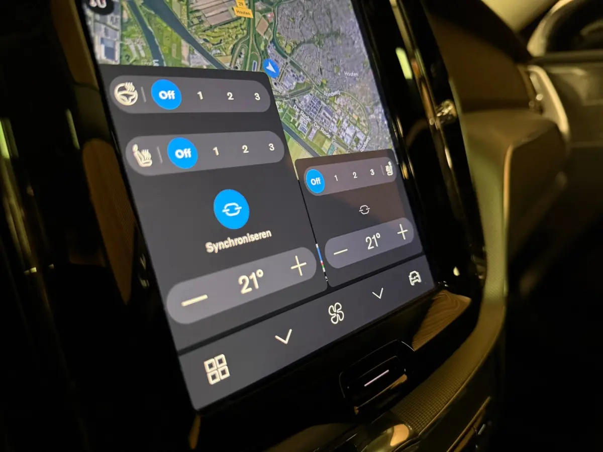 T6 AWD Recharge Plus Bright | Trekhaak | 360° Camera | Harman Kardon | Adaptieve Cruise Control | Stoelverwarming voor+achter | Stuurwielverwarming | Schuifdak | Full LED Meesturende koplam