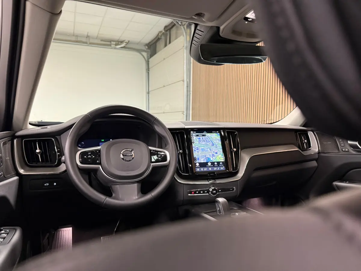 T6 AWD Recharge Plus Bright | Trekhaak | 360° Camera | Harman Kardon | Adaptieve Cruise Control | Stoelverwarming voor+achter | Stuurwielverwarming | Schuifdak | Full LED Meesturende koplam
