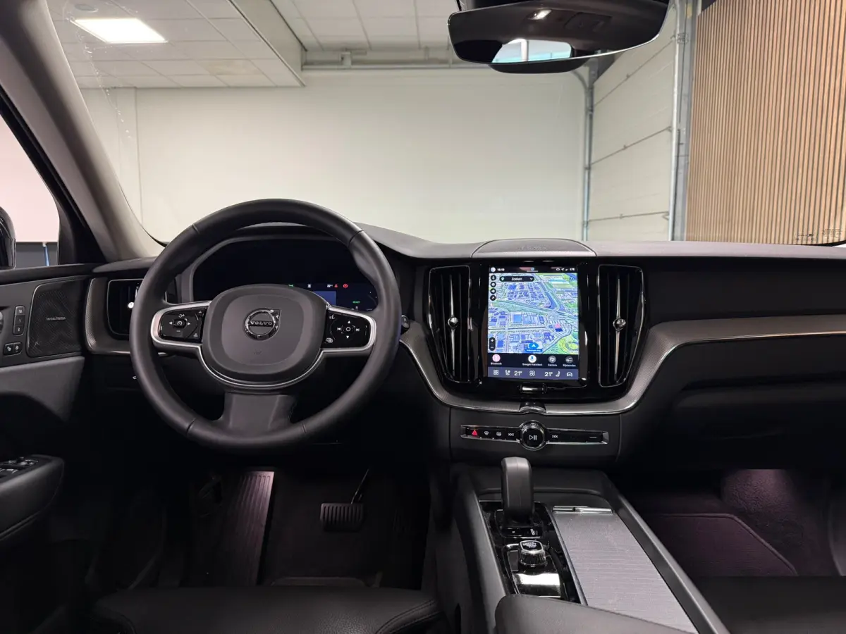 T6 AWD Recharge Plus Bright | Trekhaak | 360° Camera | Harman Kardon | Adaptieve Cruise Control | Stoelverwarming voor+achter | Stuurwielverwarming | Schuifdak | Full LED Meesturende koplam
