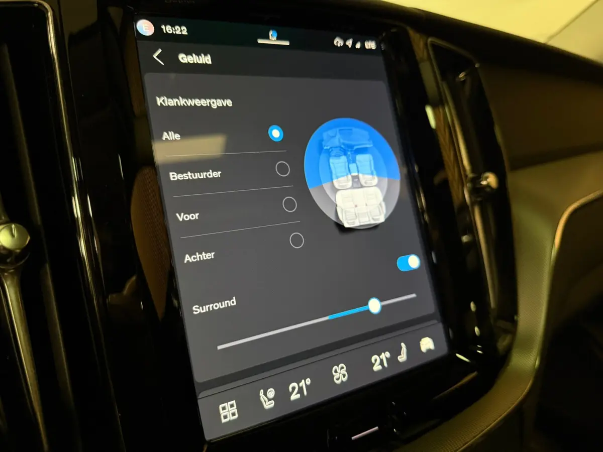 T6 AWD Recharge Plus Bright | Trekhaak | 360° Camera | Harman Kardon | Adaptieve Cruise Control | Stoelverwarming voor+achter | Stuurwielverwarming | Schuifdak | Full LED Meesturende koplam