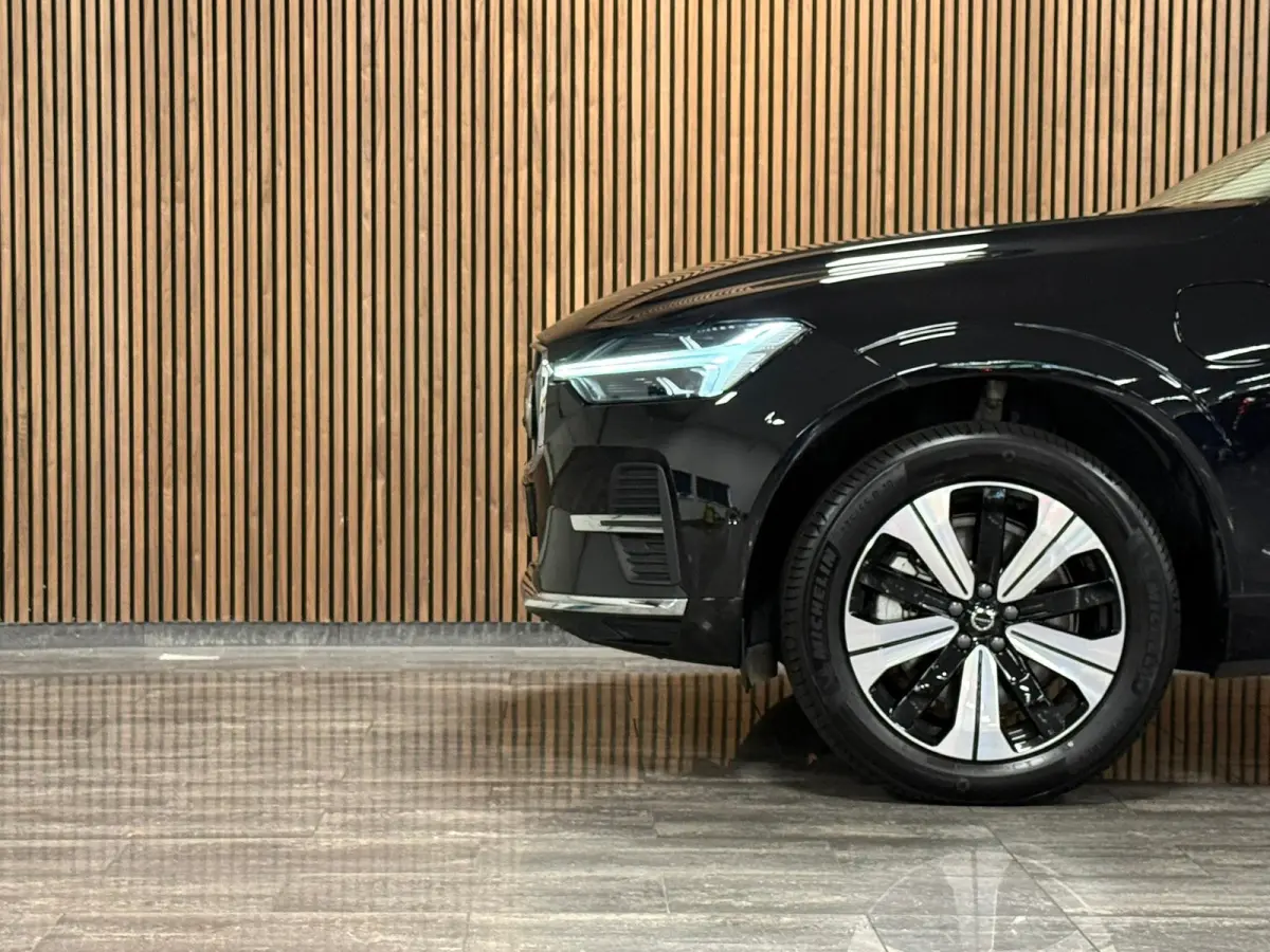 T6 AWD Recharge Plus Bright | Trekhaak | 360° Camera | Harman Kardon | Adaptieve Cruise Control | Stoelverwarming voor+achter | Stuurwielverwarming | Schuifdak | Full LED Meesturende koplam