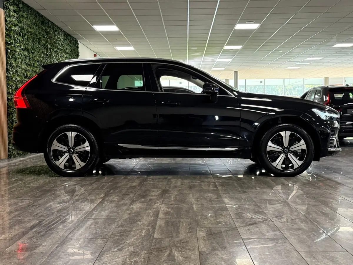 T6 AWD Recharge Plus Bright | Trekhaak | 360° Camera | Harman Kardon | Adaptieve Cruise Control | Stoelverwarming voor+achter | Stuurwielverwarming | Schuifdak | Full LED Meesturende koplam