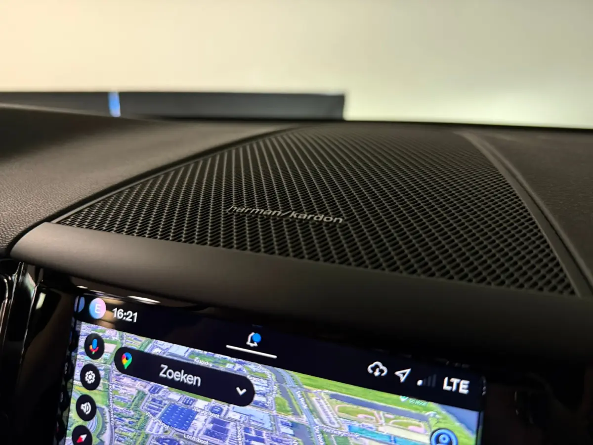 T6 AWD Recharge Plus Bright | Trekhaak | 360° Camera | Harman Kardon | Adaptieve Cruise Control | Stoelverwarming voor+achter | Stuurwielverwarming | Schuifdak | Full LED Meesturende koplam