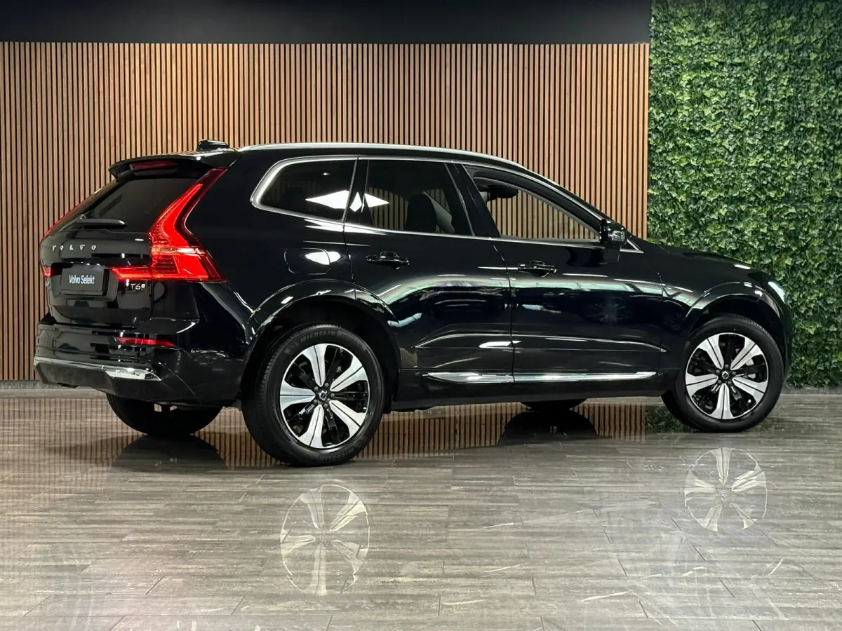 T6 AWD Recharge Plus Bright | Trekhaak | 360° Camera | Harman Kardon | Adaptieve Cruise Control | Stoelverwarming voor+achter | Stuurwielverwarming | Schuifdak | Full LED Meesturende koplam