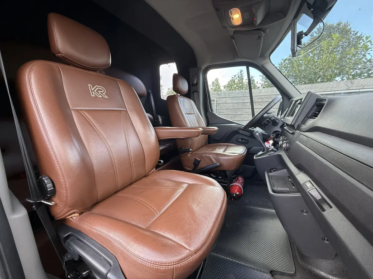 | HORSETRUCK | KRISMAR | CLASSIC 5 | 2021 | AUTOMATIC | EURO 6 | DUB CAB | 5-SEAT | 180PK | L3 | 149.199KM | LUXE | BELGISCH KENTEKEN