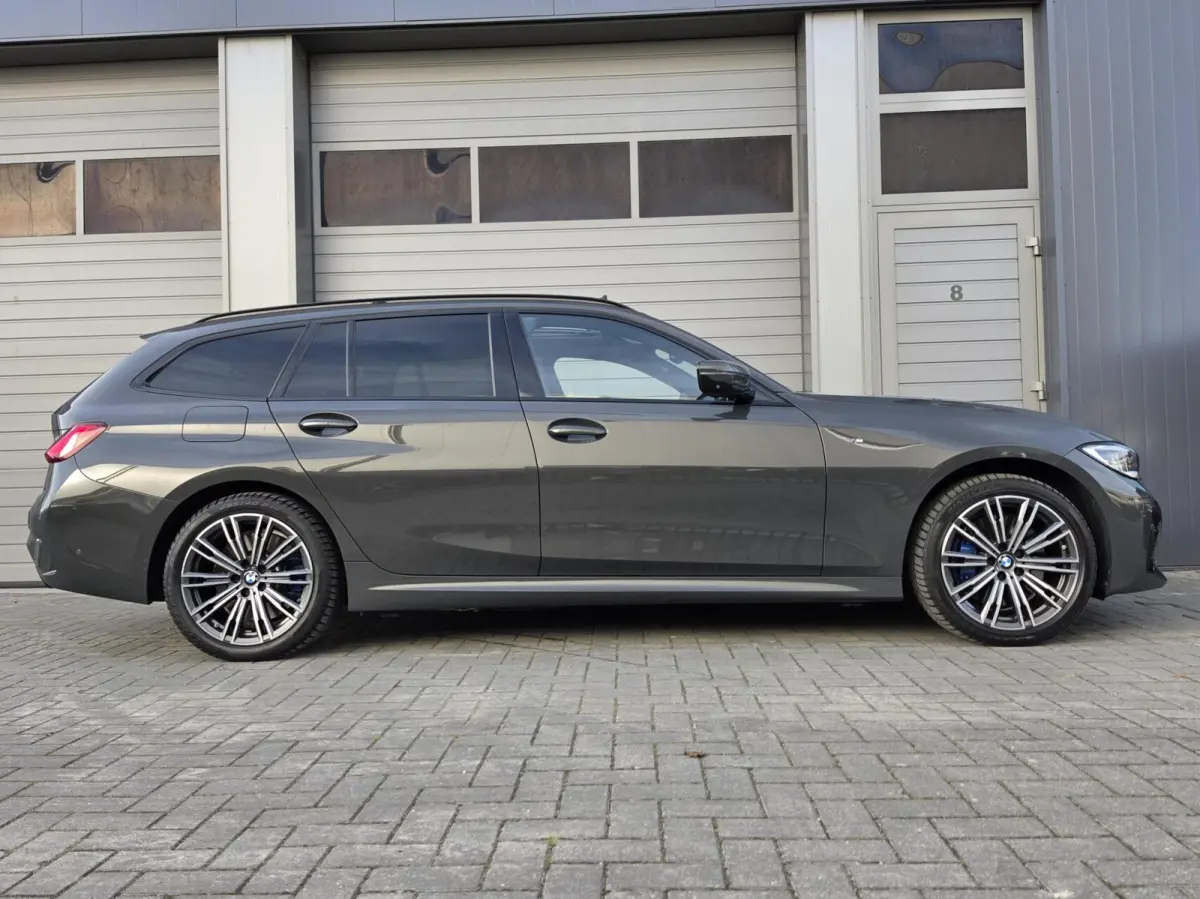 330e xDrive M-Sport/ACC/Laser/Pano/360/Head-Up/Keyless/Sfeer/Dodehoek/Alcantara/Individual-lak/