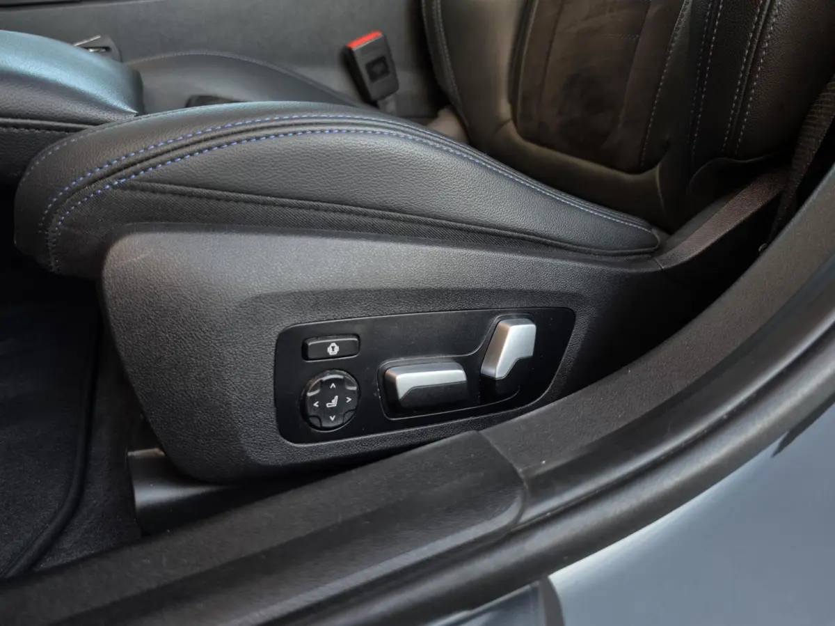 330e xDrive M-Sport/ACC/Laser/Pano/360/Head-Up/Keyless/Sfeer/Dodehoek/Alcantara/Individual-lak/
