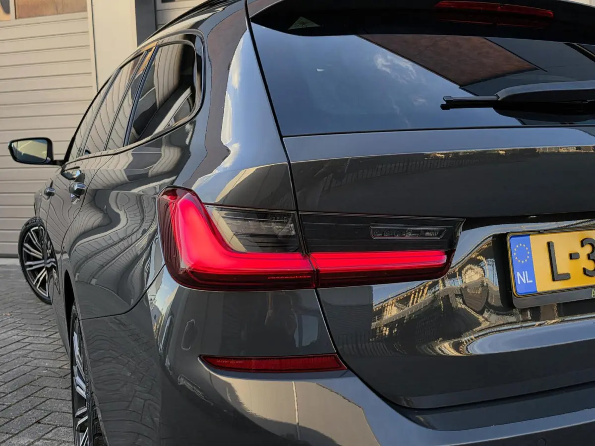 330e xDrive M-Sport/ACC/Laser/Pano/360/Head-Up/Keyless/Sfeer/Dodehoek/Alcantara/Individual-lak/