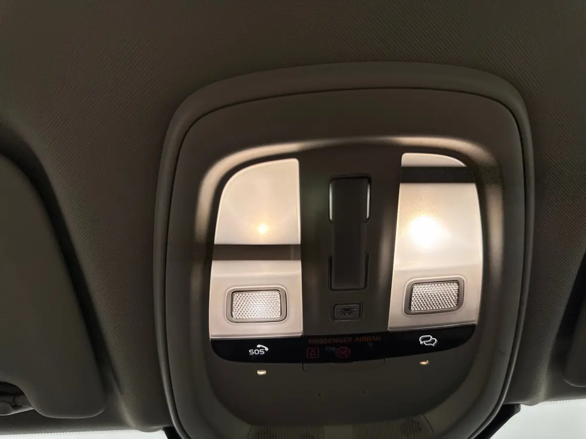 T6 Recharge Plus Dark | Facelift | 19" Allseason | Panoramadak | Trekhaak | Head-Up | 360 Camera | Elektr. verst. Stoelen | Harman Kardon |