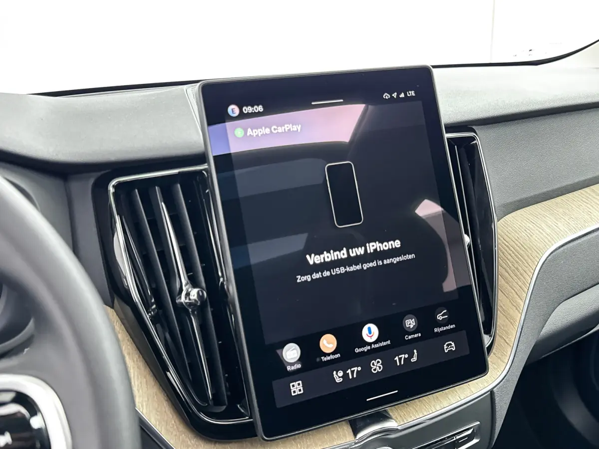 T6 Recharge Plus Dark | Facelift | 19" Allseason | Panoramadak | Trekhaak | Head-Up | 360 Camera | Elektr. verst. Stoelen | Harman Kardon |