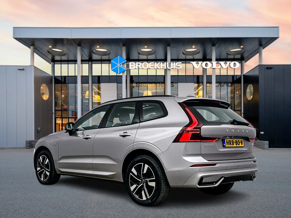 T6 Recharge Plus Dark | Facelift | 19" Allseason | Panoramadak | Trekhaak | Head-Up | 360 Camera | Elektr. verst. Stoelen | Harman Kardon |