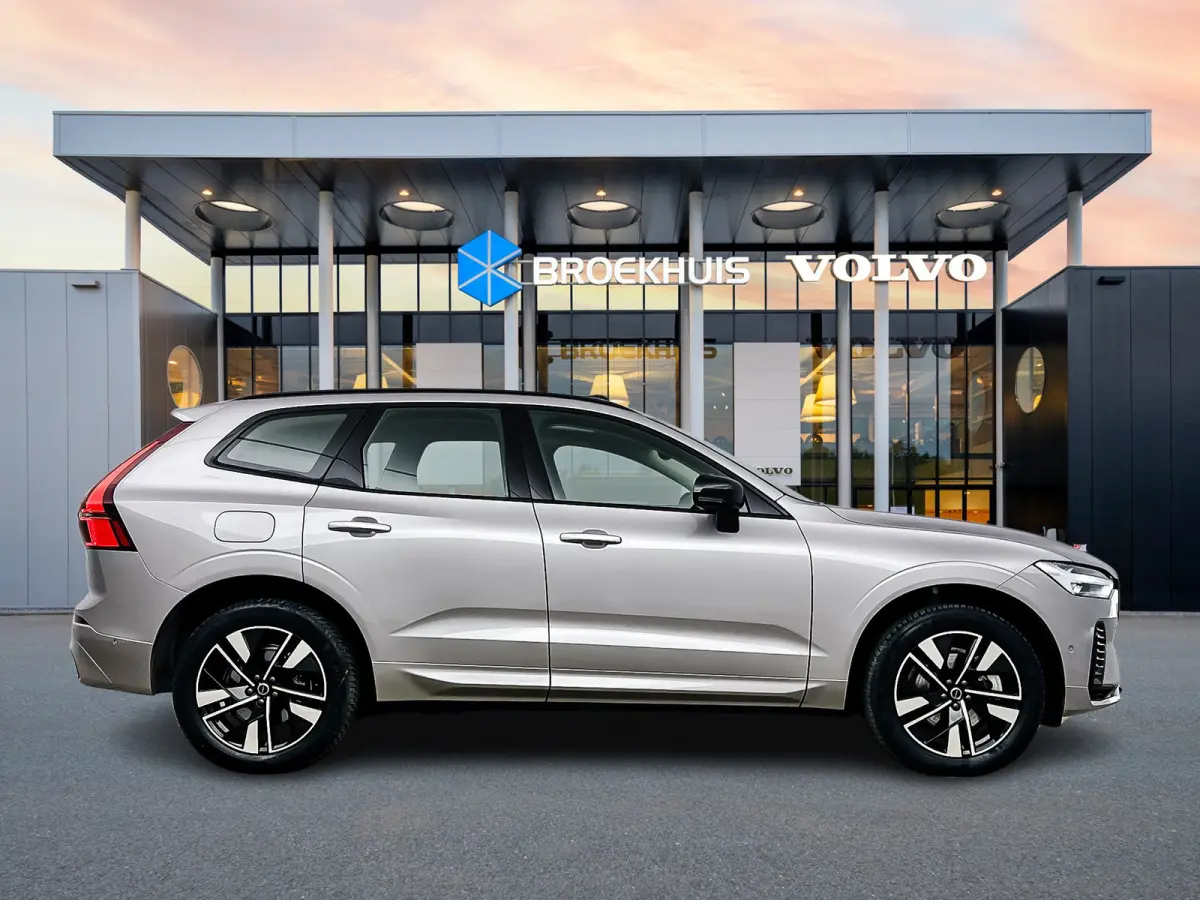 T6 Recharge Plus Dark | Facelift | 19" Allseason | Panoramadak | Trekhaak | Head-Up | 360 Camera | Elektr. verst. Stoelen | Harman Kardon |