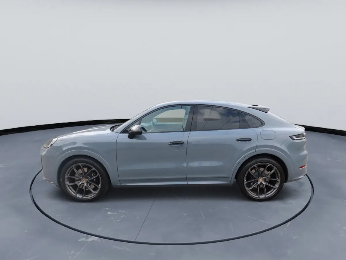 Porsche Cayenne Coupé E-Hybrid Lightweight Sport Package Carbon 22-inch GT Design Inclusief btw