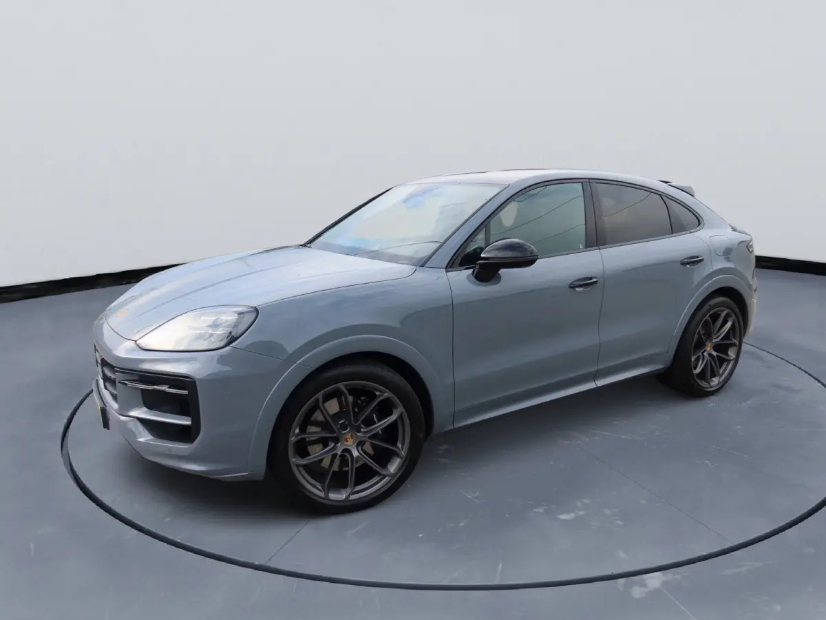 Porsche Cayenne Coupé E-Hybrid Lightweight Sport Package Carbon 22-inch GT Design Inclusief btw