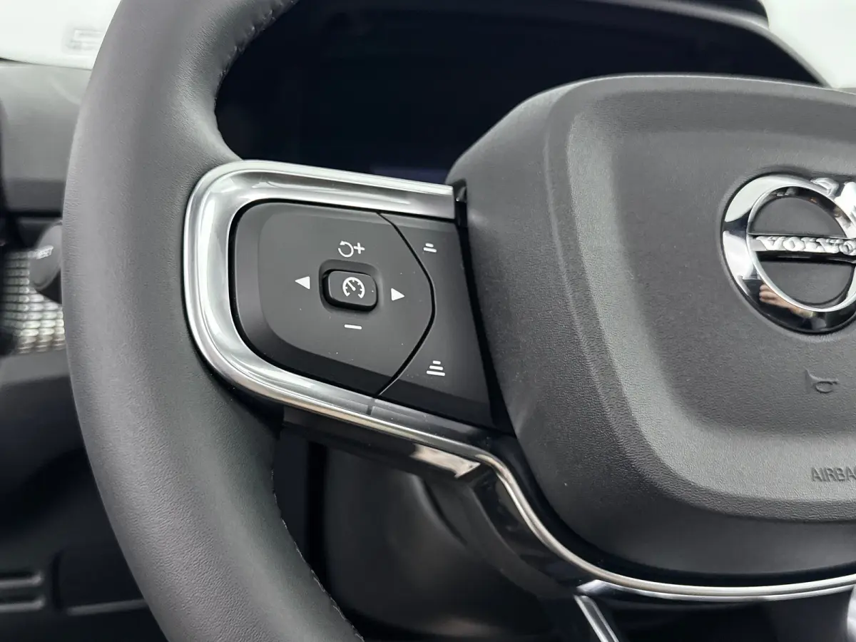 Single Motor Ext. Range Ultra Bl. Ed. Eur. 82 kWh | 20" | Leder/Nubuck | Getint Glas | Panoramadak | Harman Kardon | Elektr. verst. Stoelen | 360 Camera | Warmtepomp