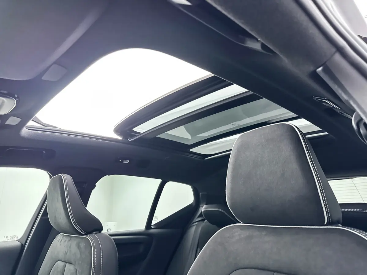 Single Motor Ext. Range Ultra Bl. Ed. Eur. 82 kWh | 20" | Leder/Nubuck | Getint Glas | Panoramadak | Harman Kardon | Elektr. verst. Stoelen | 360 Camera | Warmtepomp